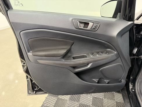 Used 2020 Ford EcoSport SE w/ SE Convenience Package image 10