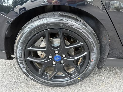 Used 2016 Ford Focus SE w/ Equipment Group 201A FWD image 13