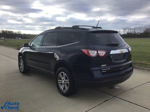 Used 2017 Chevrolet Traverse LT image 7