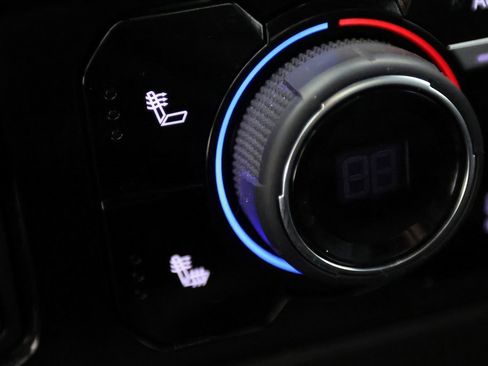 Used 2025 Chevrolet Silverado 3500 LTZ image 26