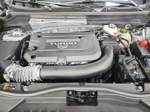 Used 2024 Cadillac XT4 Premium Luxury image 17