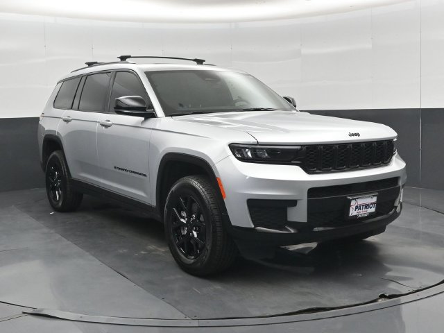 Used 2025 Jeep Grand Cherokee L Altitude RWD image 35