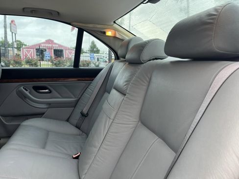 Used 1999 BMW 540i Sedan RWD image 22
