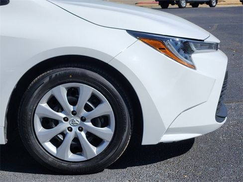 Certified 2024 Toyota Corolla LE image 6