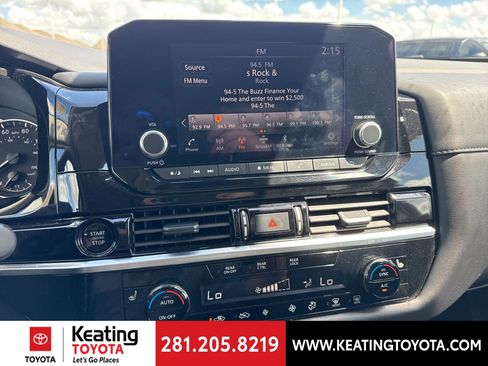 Used 2025 Nissan Pathfinder SV image 19