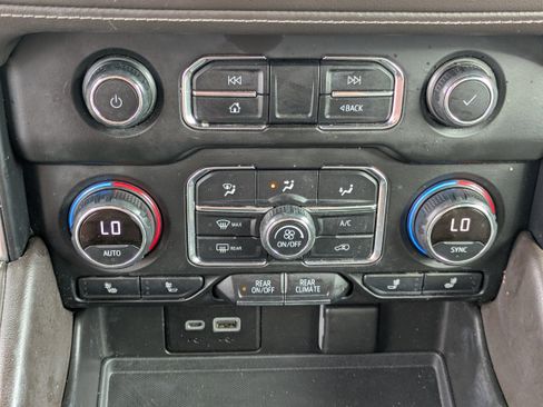 Used 2021 Chevrolet Suburban Z71 w/ Z71 Off-Road Package image 25