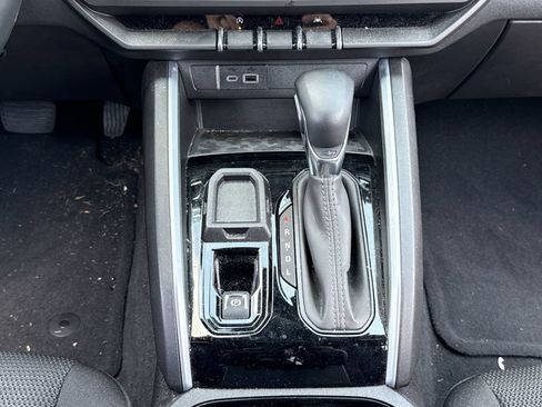 Used 2025 Chevrolet Colorado LT RWD image 4