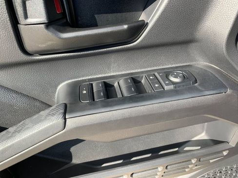 Used 2025 Toyota Tacoma SR5 AWD/4WD image 13