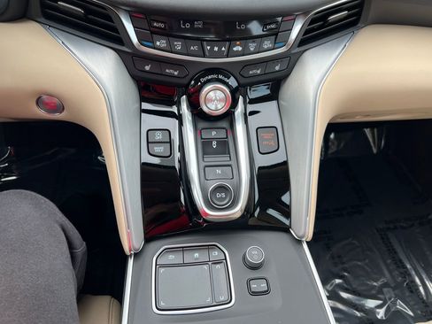 Certified 2025 Acura TLX w/ Technology Package image 19