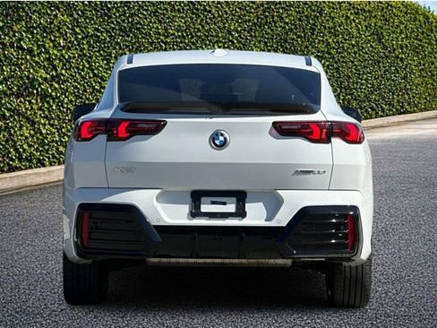 Used 2025 BMW X2 xDrive28i w/ M Sport Package AWD/4WD image 5
