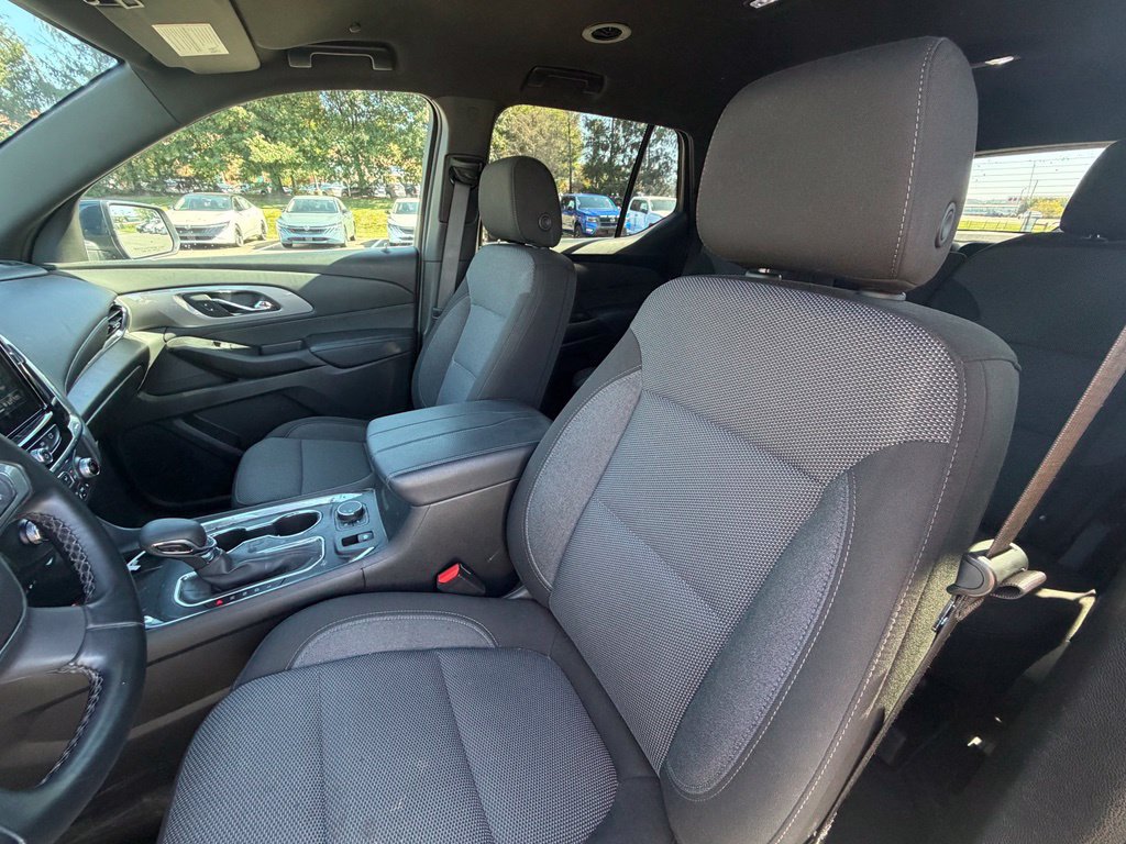 Used 2023 Chevrolet Traverse LT AWD/4WD image 7