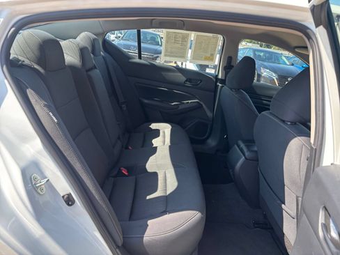 Used 2025 Nissan Altima 2.5 SV FWD image 25