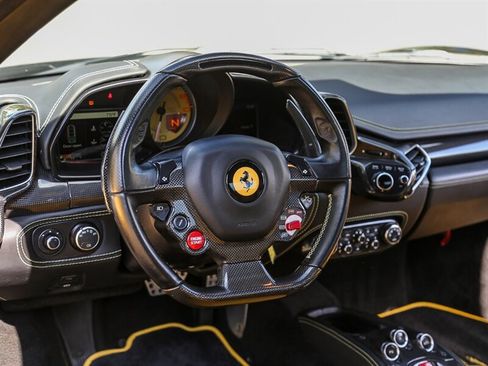Used 2013 Ferrari 458 Spider RWD image 35