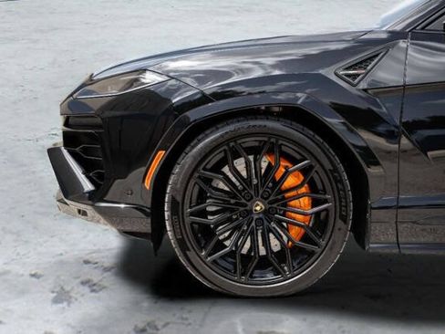 Used 2025 Lamborghini Urus SE AWD/4WD image 11