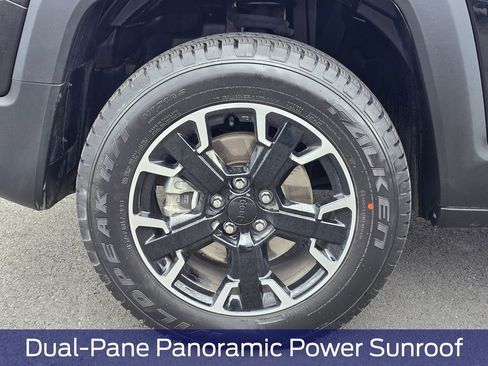 Used 2023 Jeep Renegade Trailhawk w/ Sun/Sound Group AWD/4WD image 9