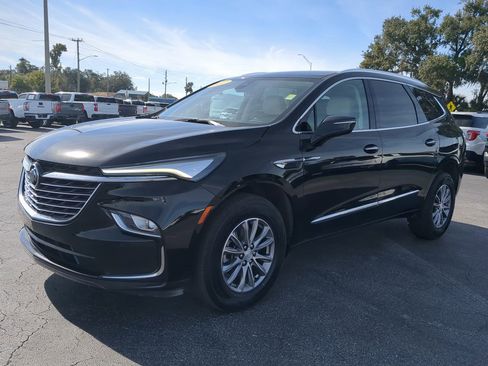 Used 2022 Buick Enclave Essence image 8