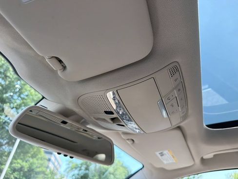 Used 2019 Mercedes-Benz GLC 300 4MATIC image 27