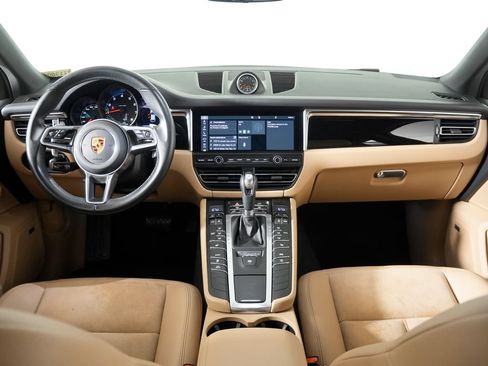 Certified 2021 Porsche Macan AWD/4WD image 24