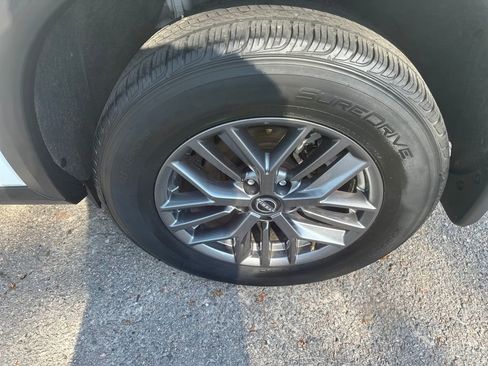 Used 2023 Nissan Rogue S AWD/4WD image 12