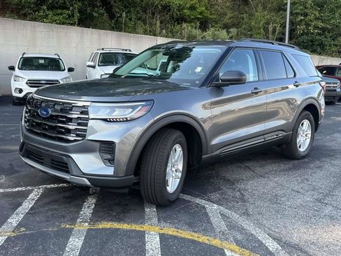 Certified 2026 Ford Explorer Active AWD/4WD image 8