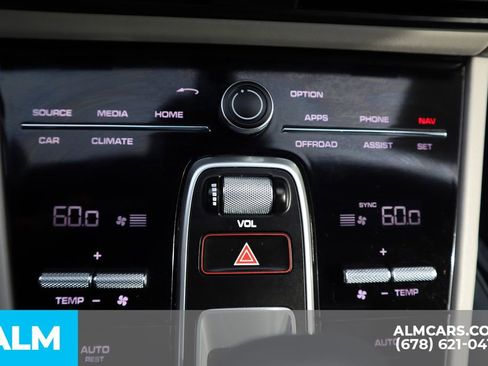 Used 2023 Porsche Cayenne S Platinum w/ Assistance Package image 39