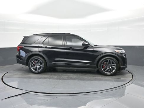 Used 2025 Ford Explorer ST w/ Sun And Sound Package image 10