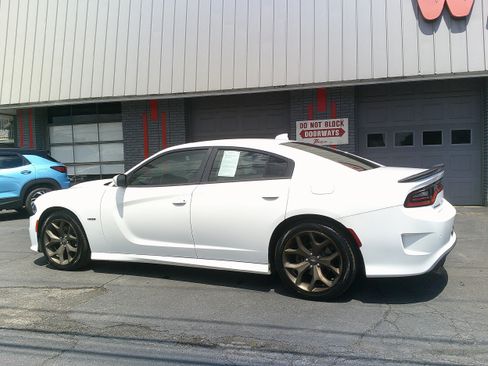 Used 2019 Dodge Charger R/T RWD image 5