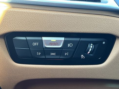 New 2026 BMW 330i Sedan w/ Convenience Package image 15