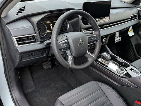New 2026 Mitsubishi Outlander Trail Edition image 9
