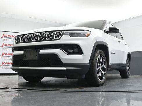 Used 2024 Jeep Compass Limited AWD/4WD image 34