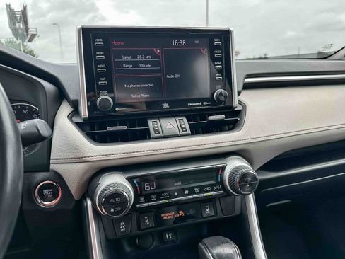 Used 2019 Toyota RAV4 XLE Premium w/ Cold Weather Package AWD/4WD image 31