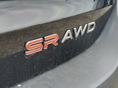 Used 2025 Nissan Kicks SR AWD/4WD image 7