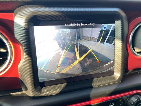 Used 2020 Jeep Wrangler Unlimited Rubicon w/ Dual Top Group AWD/4WD image 20