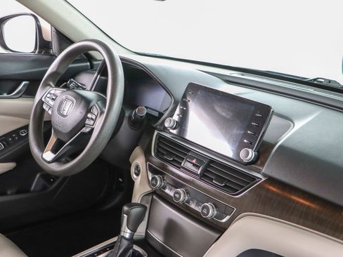 Used 2018 Honda Accord EX image 26