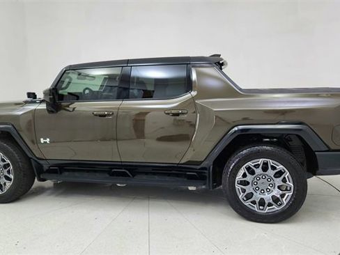 Used 2024 GMC Hummer EV 3X w/ LPO, Illumination Package image 4