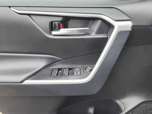 Certified 2025 Toyota RAV4 XLE FWD image 22