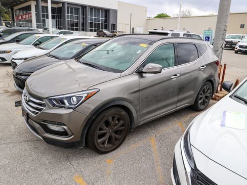 Used 2017 Hyundai Santa Fe Sport image 3