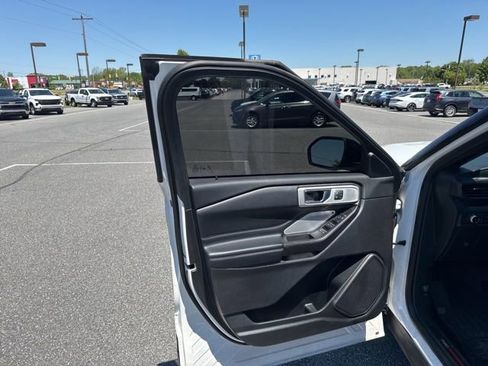 Used 2020 Ford Explorer ST w/ ST Street Pack AWD/4WD image 9