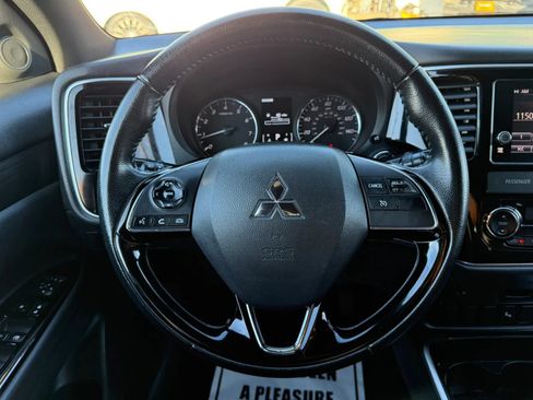 Used 2018 Mitsubishi Outlander LE AWD/4WD image 24