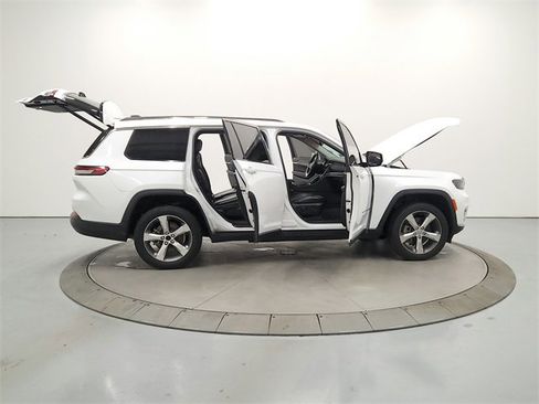 Used 2021 Jeep Grand Cherokee L Limited image 16