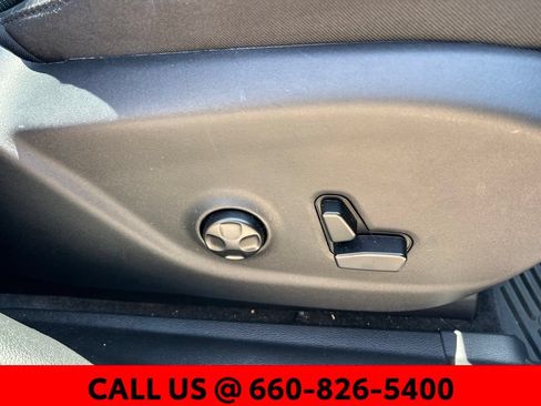 Used 2019 Jeep Cherokee Limited AWD/4WD image 8