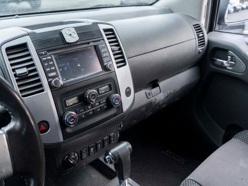 Used 2019 Nissan Frontier PRO-4X image 16