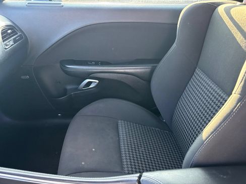 Used 2018 Dodge Challenger R/T RWD image 5