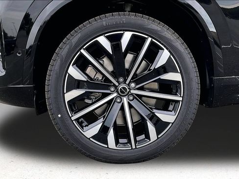 New 2026 Volvo XC90 T8 Ultra w/ Protection Package Premier AWD/4WD image 13