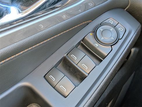 Used 2021 Chevrolet Traverse LS image 22