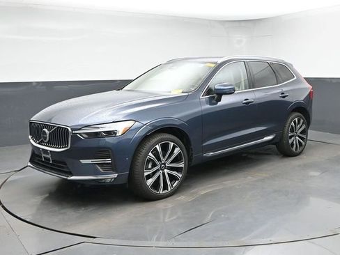 Used 2023 Volvo XC60 B5 Ultimate w/ Climate Package AWD/4WD image 4