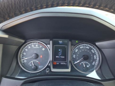 Used 2017 Toyota Tacoma TRD Off-Road w/ Premium & Technology Package image 21