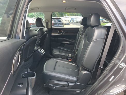 Used 2023 Kia Sorento EX AWD/4WD image 10