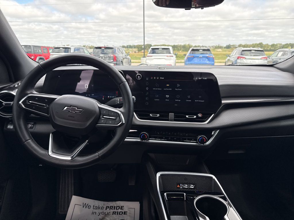 Used 2025 Chevrolet Equinox LT w/ Convenience Package II FWD image 12