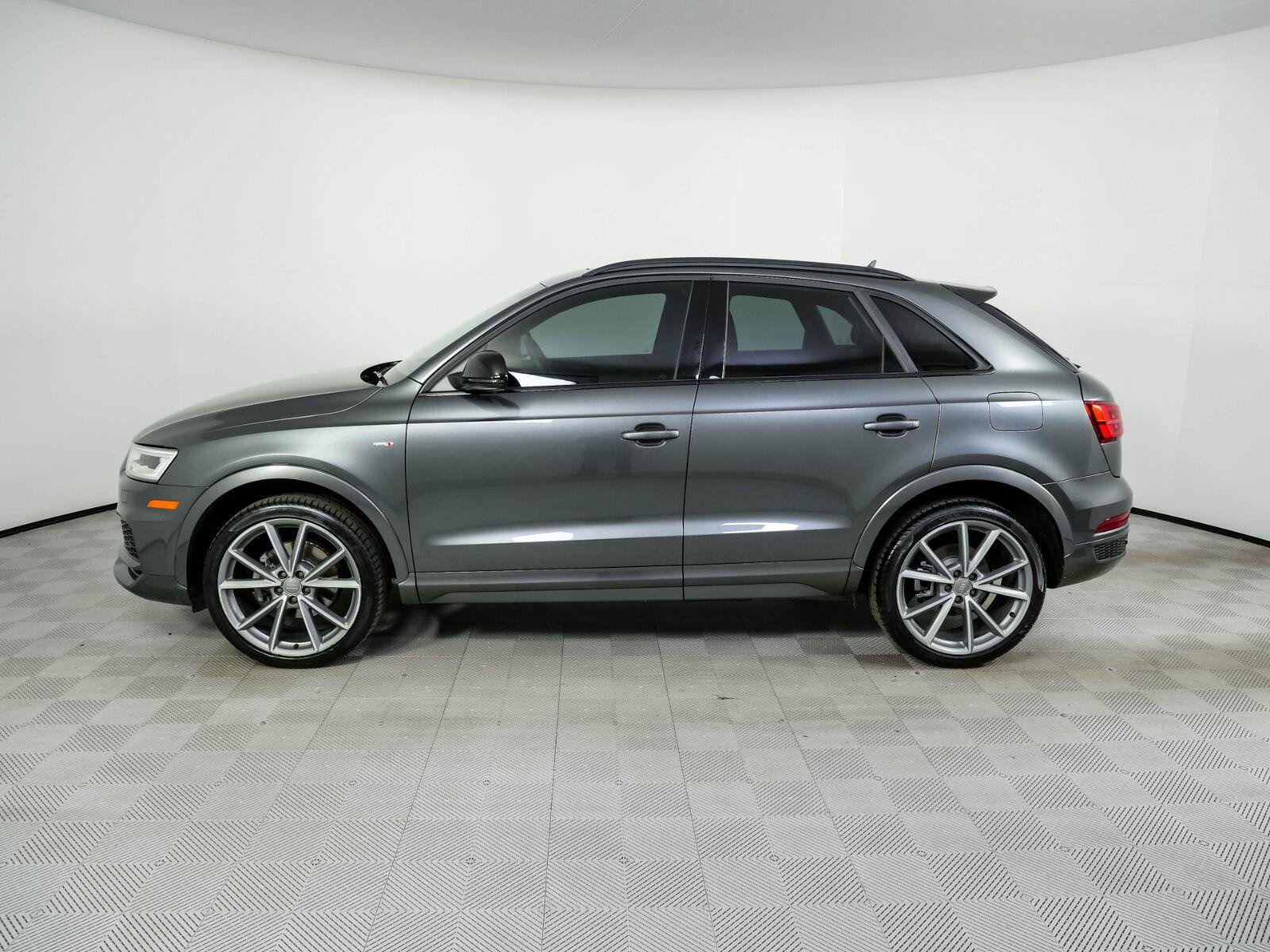 Used 2018 Audi Q3 2.0T Premium Plus w/ S Line Competition Package AWD/4WD image 2